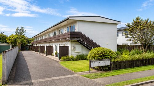 Image of house to go with awhi whanau